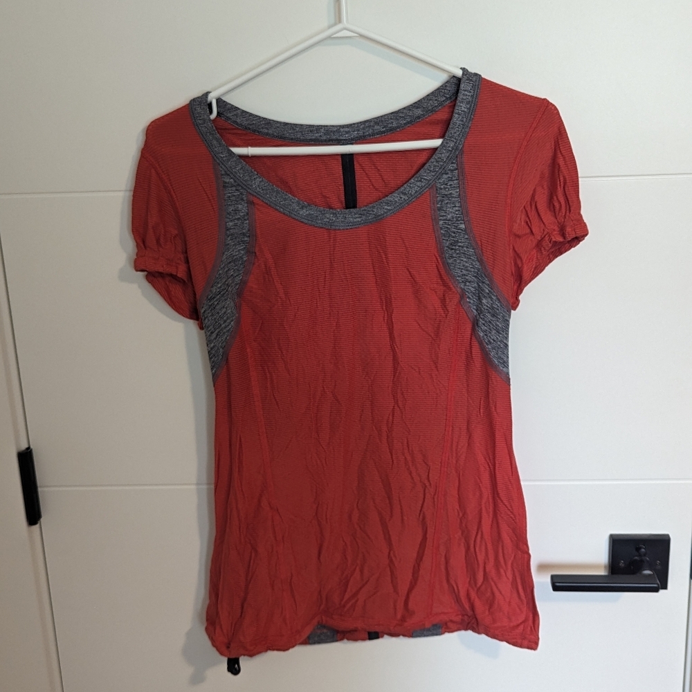 🧡 Lululemon Revitalize Tech T-shirt, size 6, Pink/Orange color